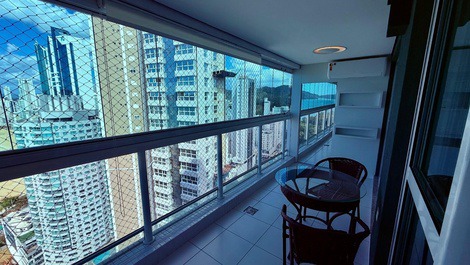 Locação Temporada 2 quartos, vista mar centro Balneário Camboriú