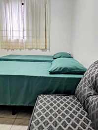 Apto 2 dorm, Vista lateral da praia 200m