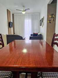 Apto 2 dorm, Vista lateral da praia 200m