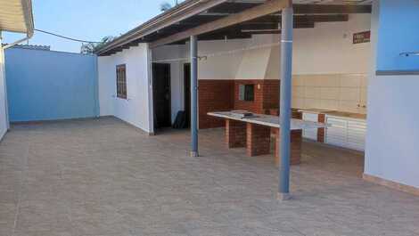 Amplia casa en Gaivotas/Matinhos, a 250 metros del mar!