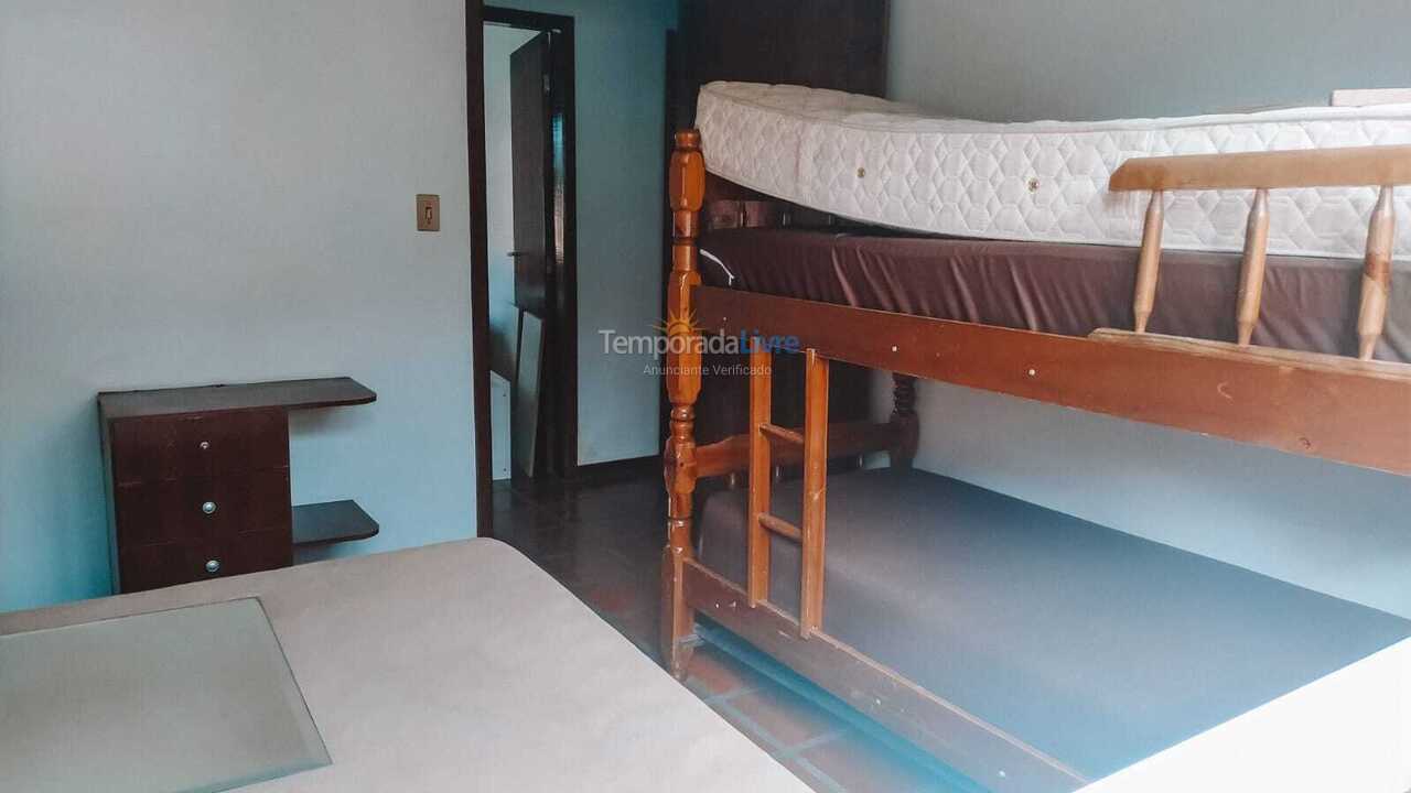 Casa para alquiler de vacaciones em Matinhos (Balneário de Gaivotas)