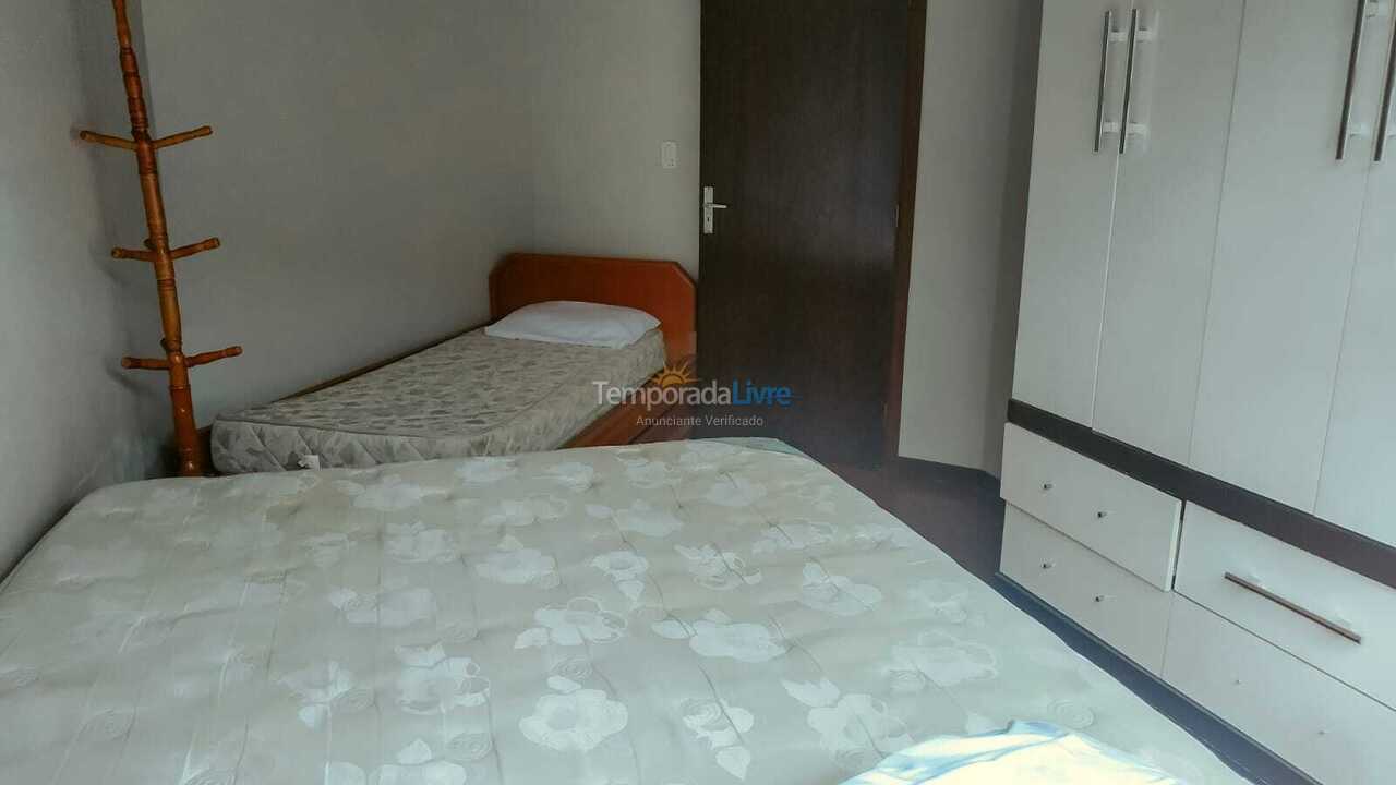 Casa para alquiler de vacaciones em Matinhos (Balneário de Gaivotas)