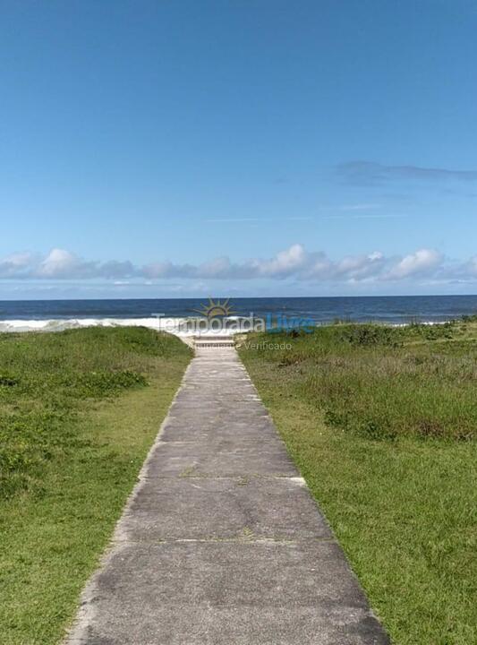 Casa para alquiler de vacaciones em Matinhos (Balneário de Gaivotas)