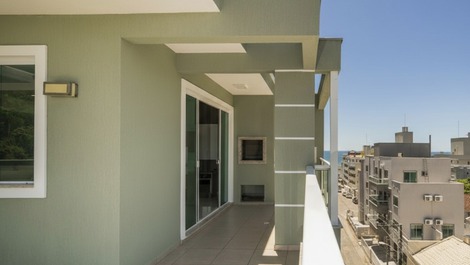 🌴 Cómodo ático a pocos pasos de la playa de Bombas
