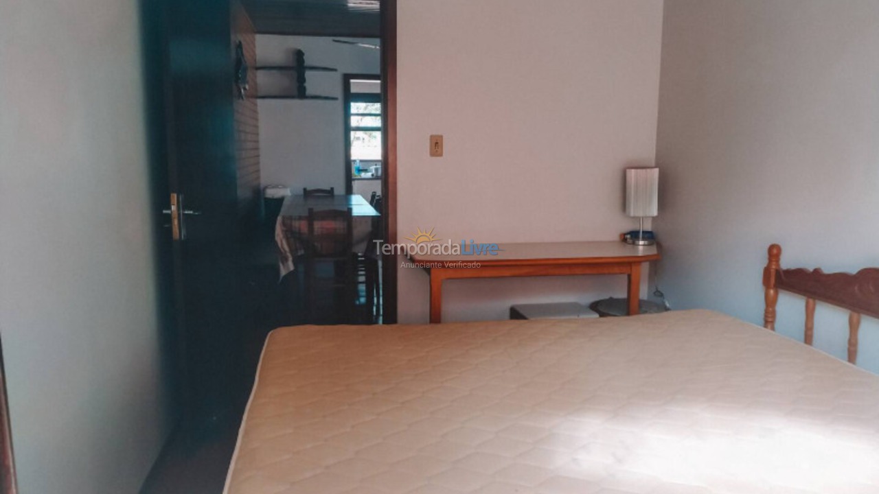 Casa para alquiler de vacaciones em Matinhos (Balneário de Gaivotas)