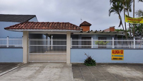 Amplia casa en Gaivotas/Matinhos, a 250 metros del mar!