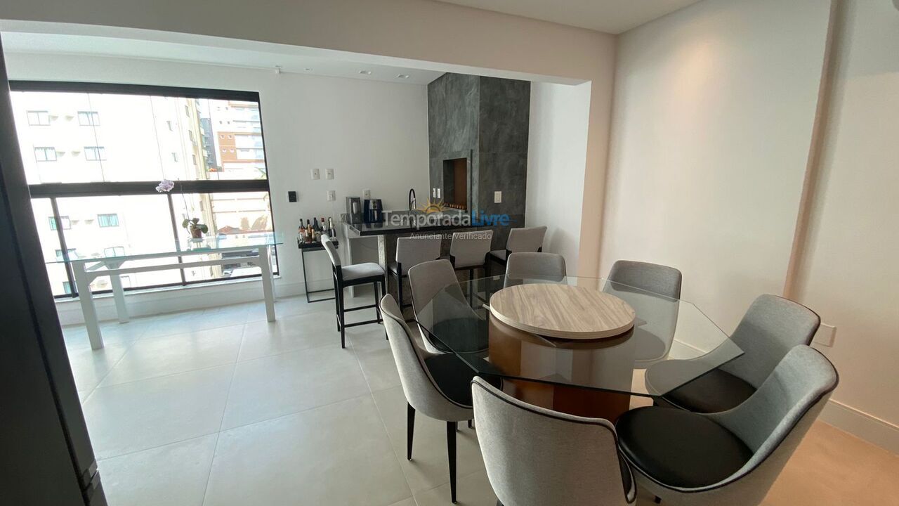 Apartamento para aluguel de temporada em Itapema (Meia Praia)