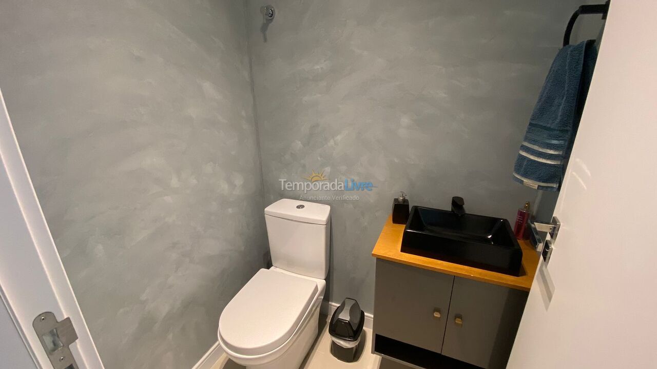 Apartamento para aluguel de temporada em Itapema (Meia Praia)