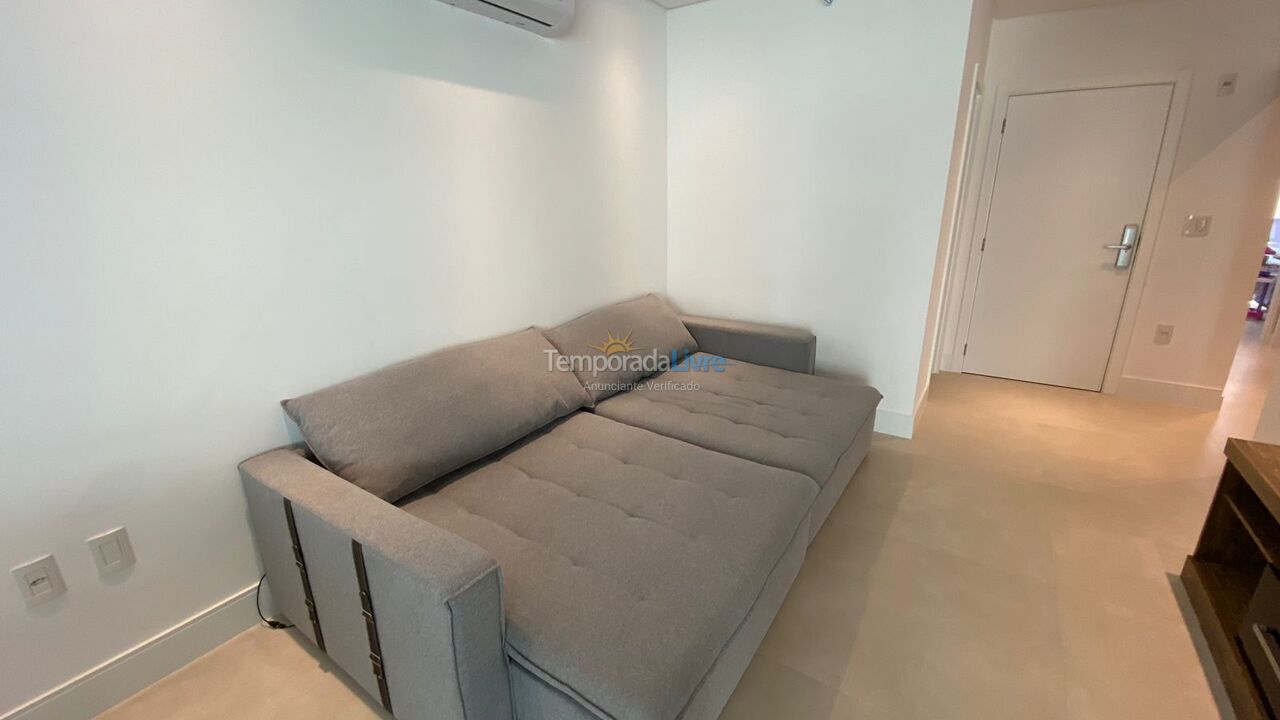 Apartamento para aluguel de temporada em Itapema (Meia Praia)