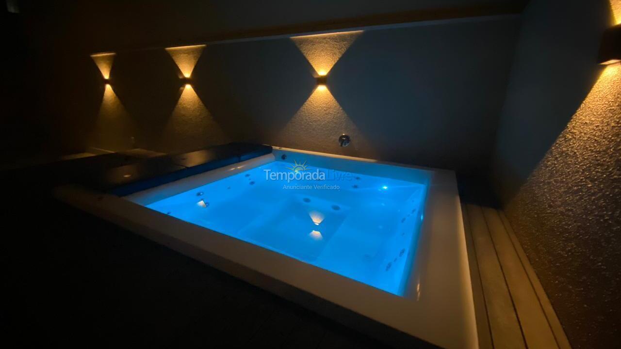 Apartamento para aluguel de temporada em Itapema (Meia Praia)