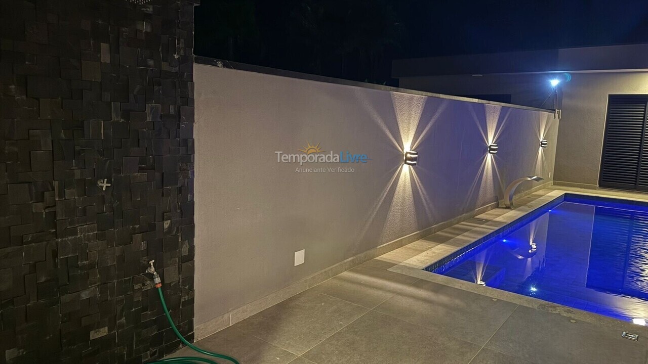 Casa para aluguel de temporada em Bertioga (Condominio Morada da Praia)