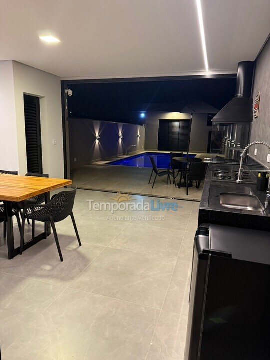 Casa para aluguel de temporada em Bertioga (Condominio Morada da Praia)