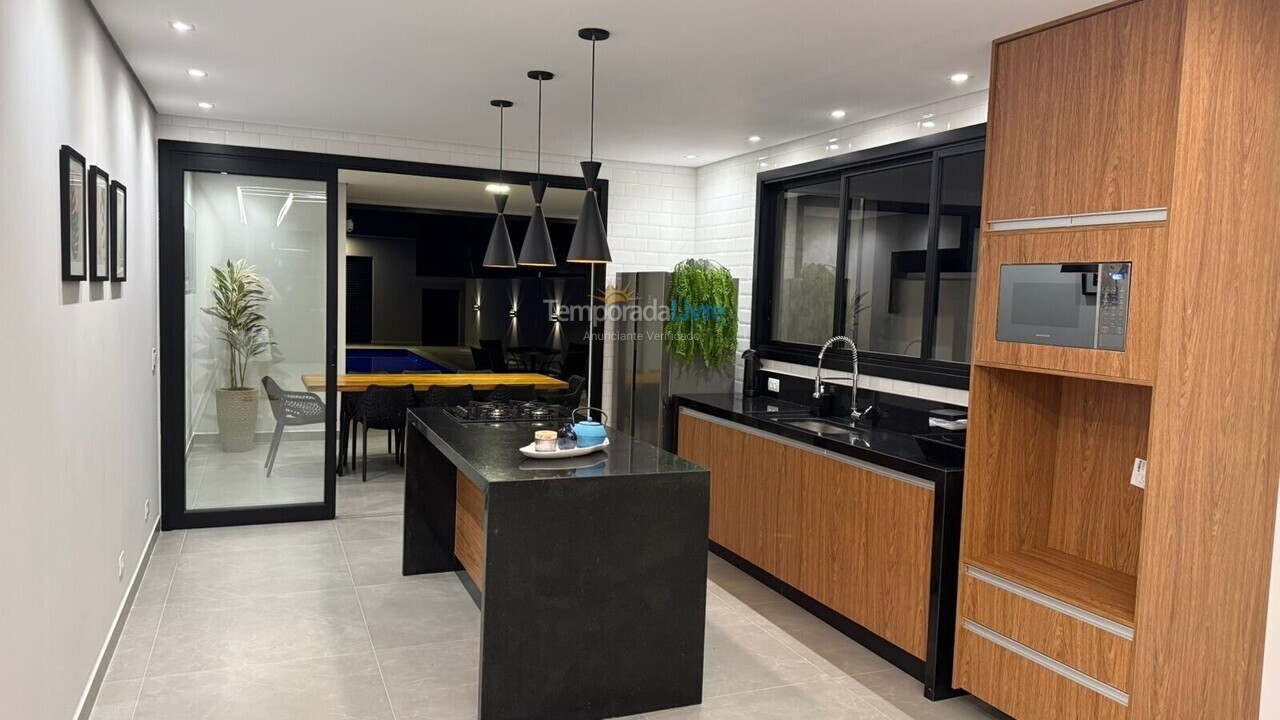 Casa para aluguel de temporada em Bertioga (Condominio Morada da Praia)