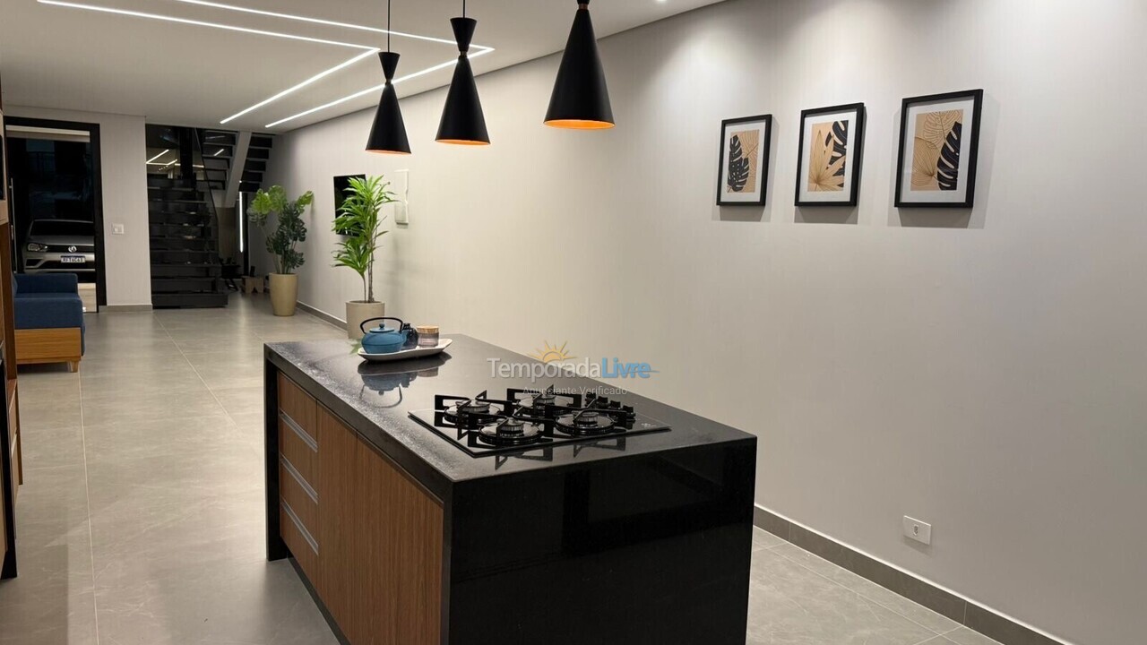 Casa para aluguel de temporada em Bertioga (Condominio Morada da Praia)