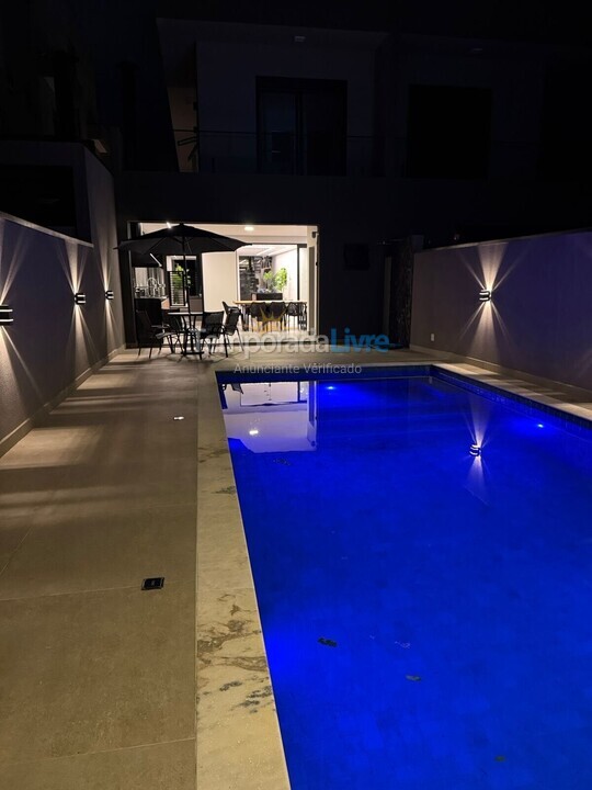 Casa para aluguel de temporada em Bertioga (Condominio Morada da Praia)