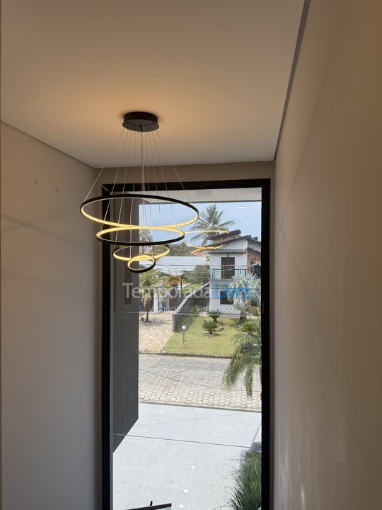 Casa para aluguel de temporada em Bertioga (Condominio Morada da Praia)