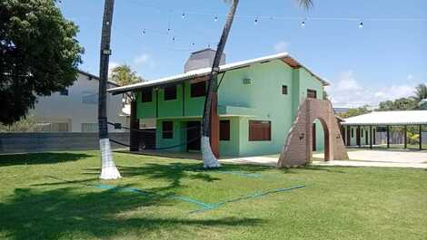 Casa de alquiler vacacional con 13 habitaciones y 13 suites - Playa de Guarajuba - Bahía