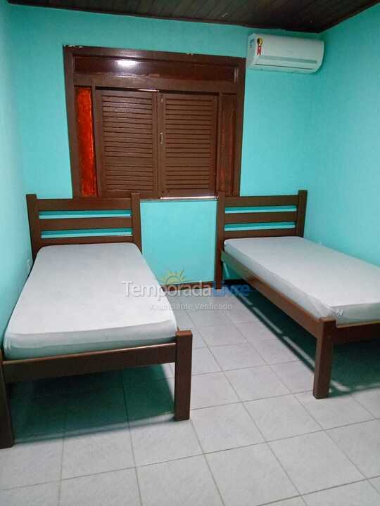 Casa para alquiler de vacaciones em Camaçari (Praia de Guarajuba)