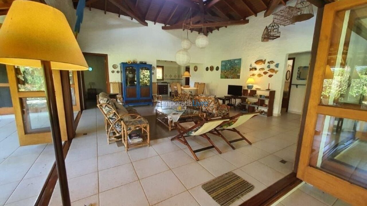 Casa para aluguel de temporada em Ubatuba (Itamambuca)