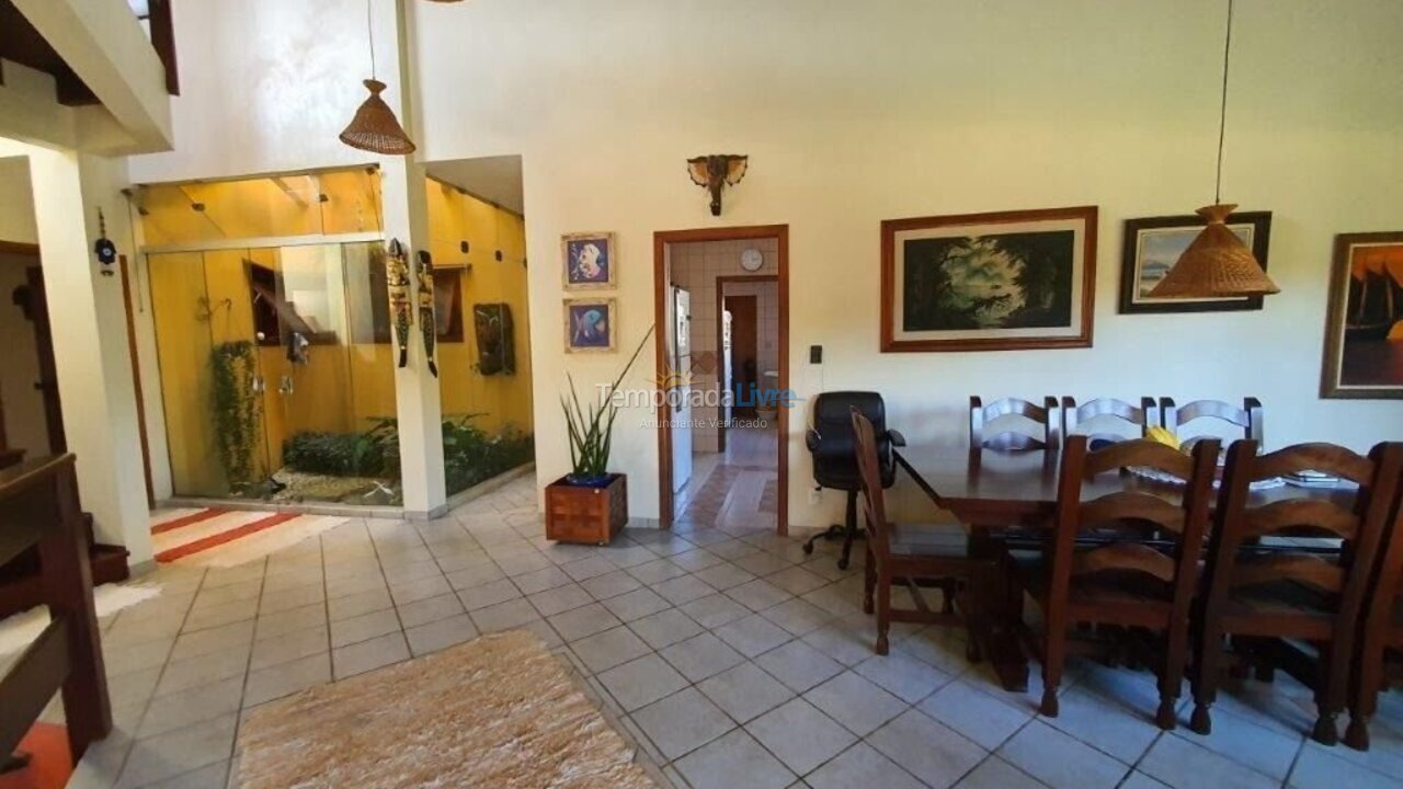 Casa para aluguel de temporada em Ubatuba (Itamambuca)