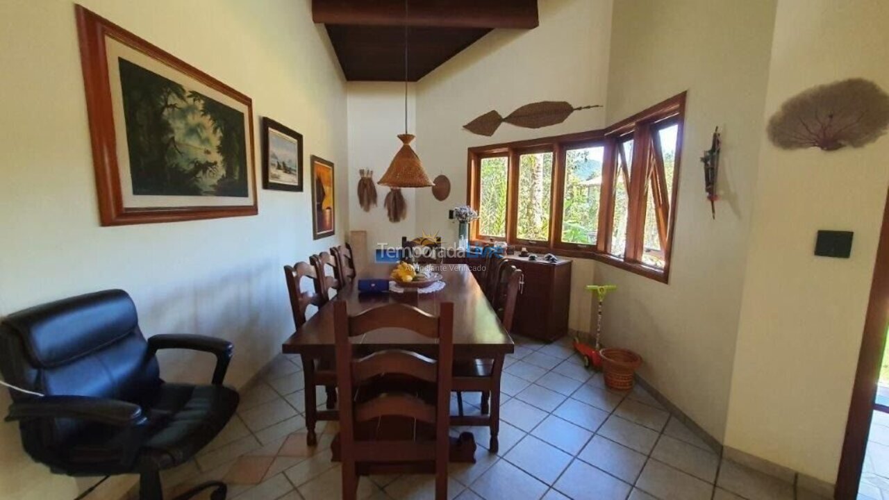 Casa para aluguel de temporada em Ubatuba (Itamambuca)