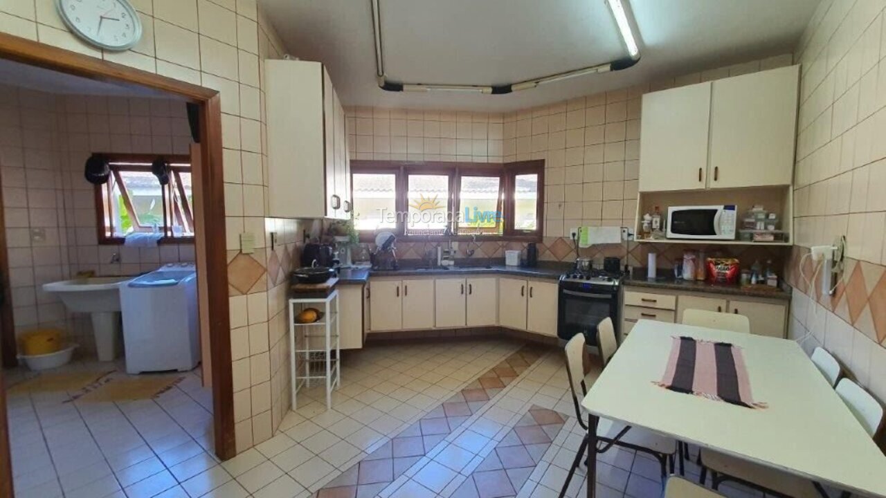 Casa para aluguel de temporada em Ubatuba (Itamambuca)