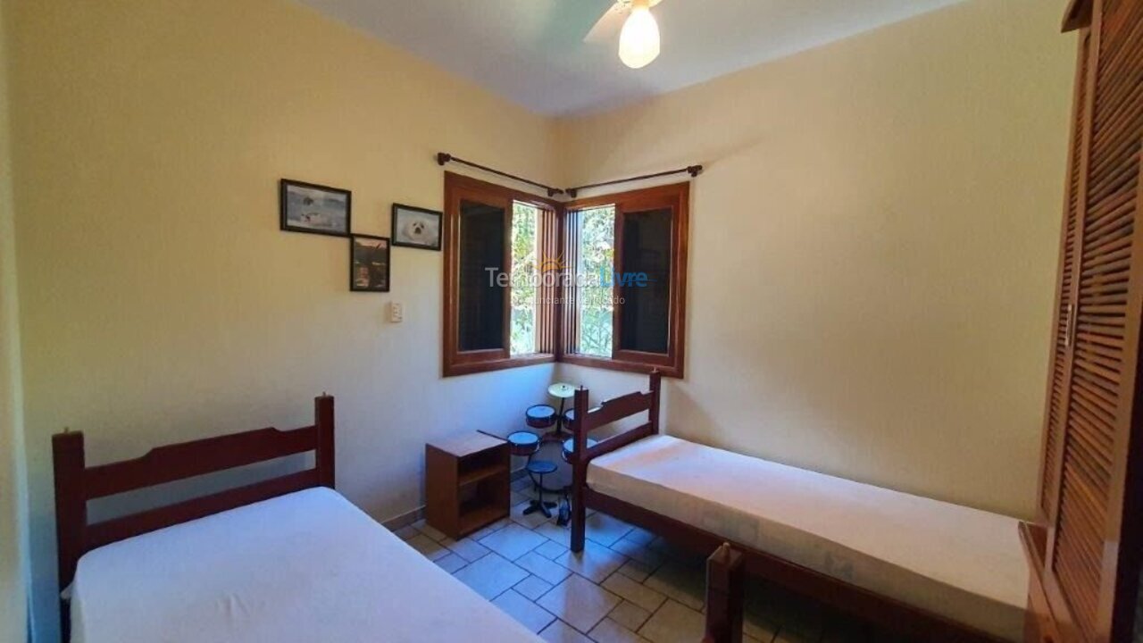 Casa para aluguel de temporada em Ubatuba (Itamambuca)