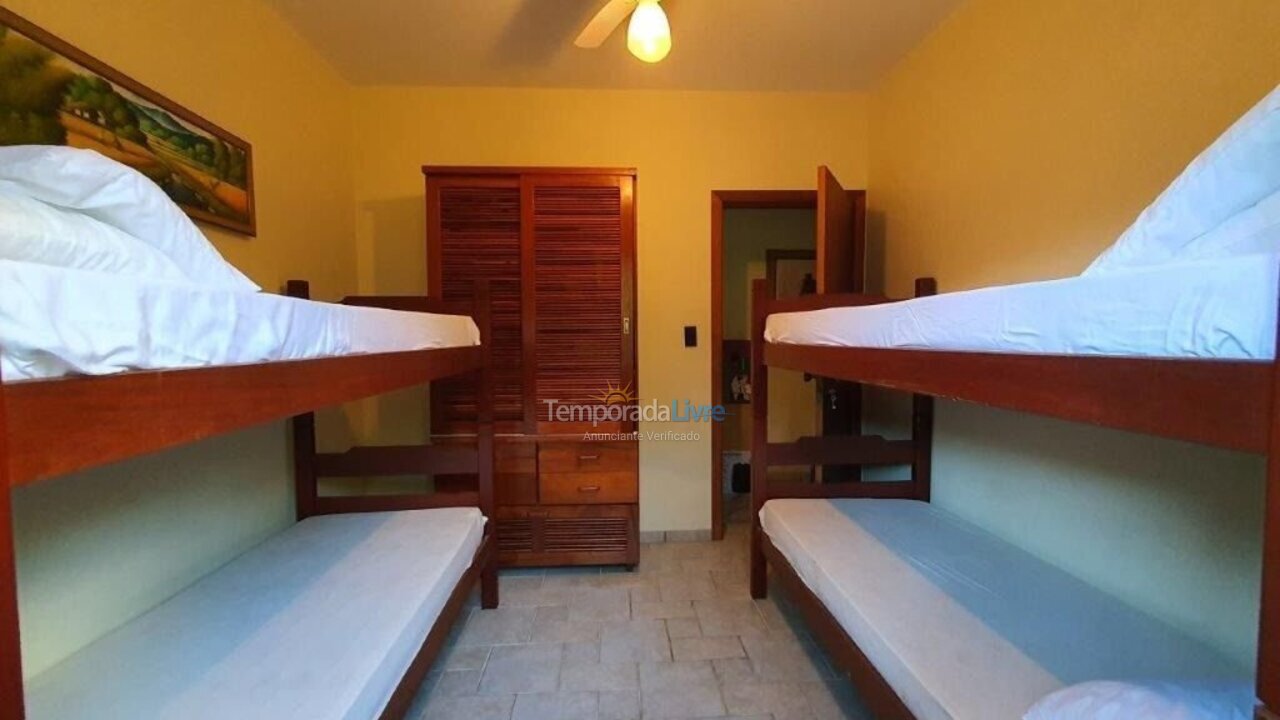 Casa para aluguel de temporada em Ubatuba (Itamambuca)