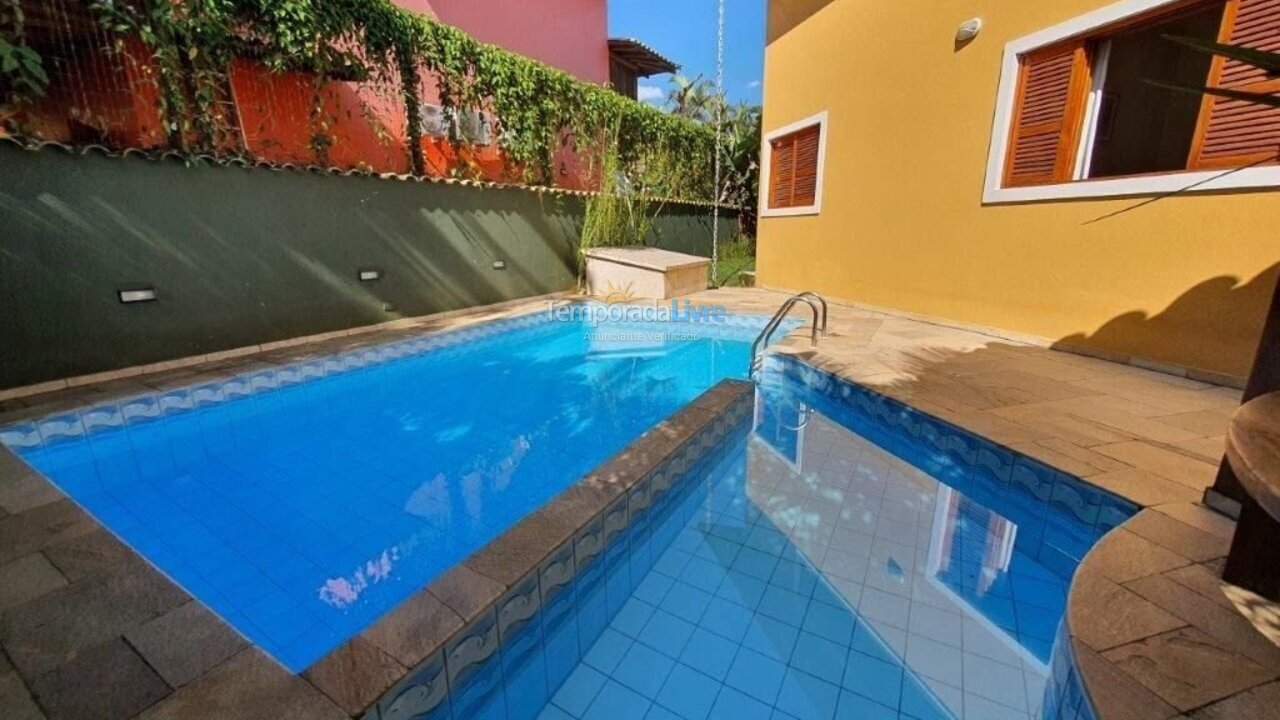 Casa para aluguel de temporada em Ubatuba (Itamambuca)