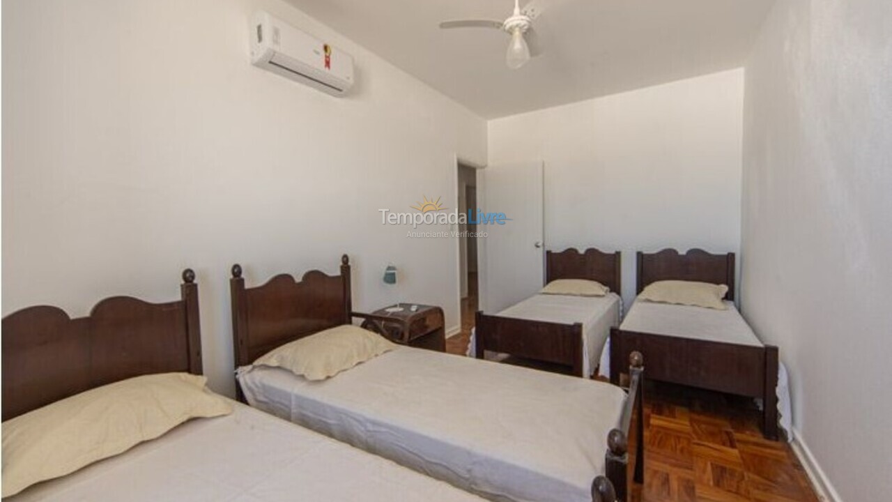 Apartamento para aluguel de temporada em Guarujá (Pitangueiras)