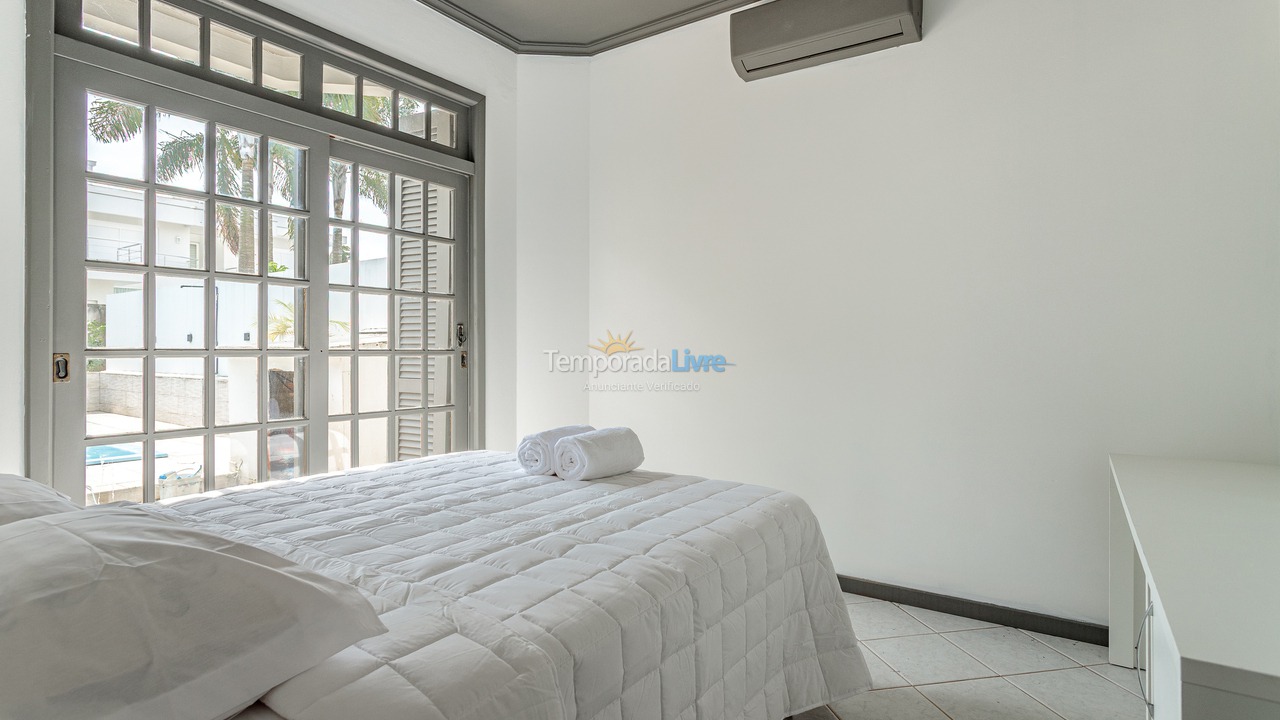 House for vacation rental in Florianopolis (Jurerê Internacional)