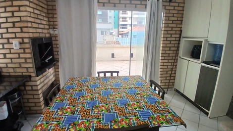 APARTAMENTO DE 2 DORMITORIOS RUA 261 MEIA PRAIA A 40M DEL MAR - ITAPEMA