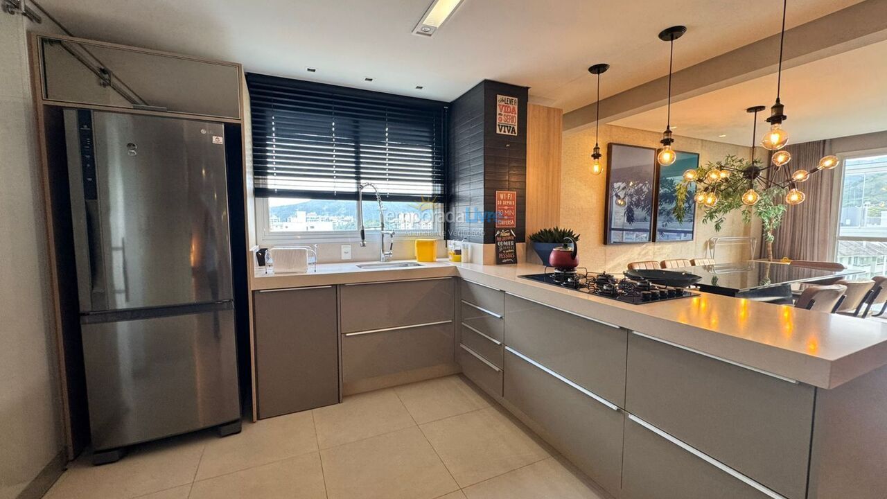 Apartamento para alquiler de vacaciones em Governador Celso Ramos (Praia de Palmas)