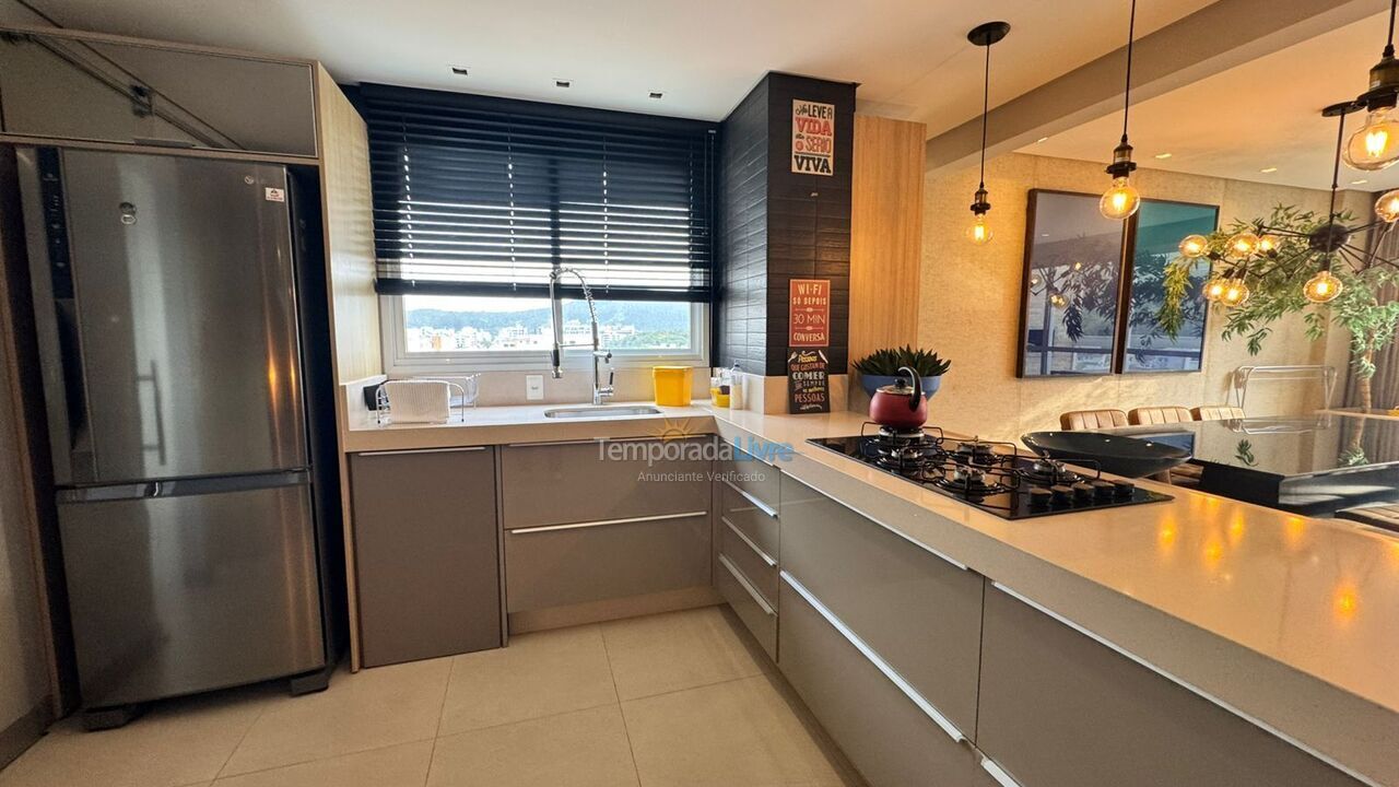 Apartamento para alquiler de vacaciones em Governador Celso Ramos (Praia de Palmas)