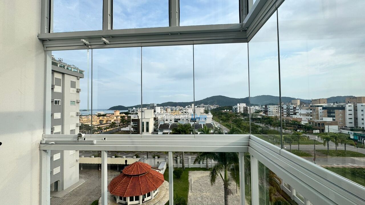 Apartamento para alquiler de vacaciones em Governador Celso Ramos (Praia de Palmas)