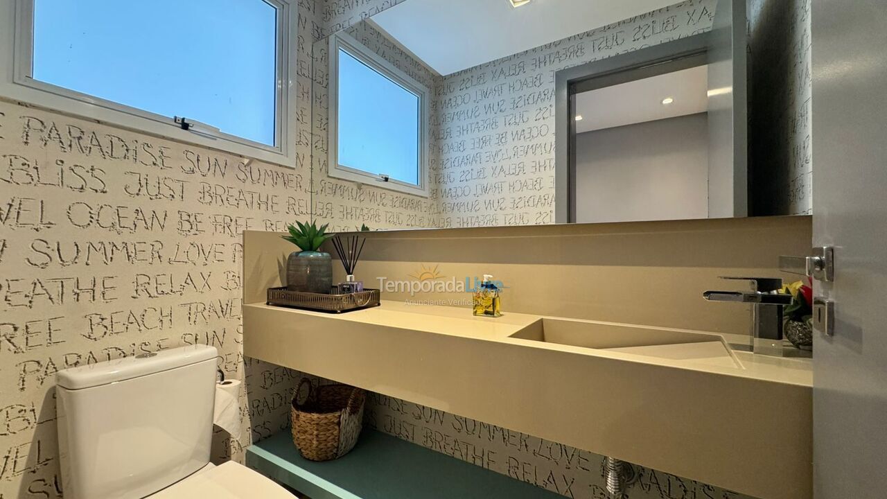 Apartamento para alquiler de vacaciones em Governador Celso Ramos (Praia de Palmas)