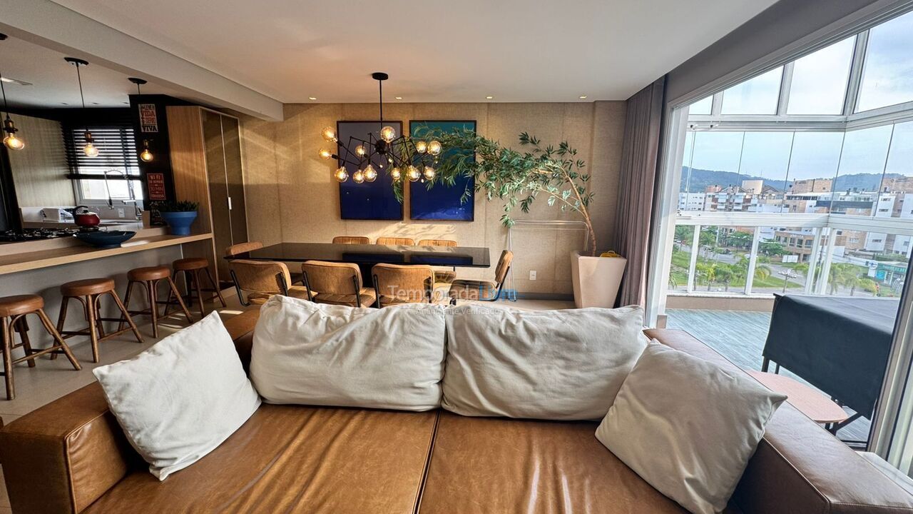 Apartamento para alquiler de vacaciones em Governador Celso Ramos (Praia de Palmas)