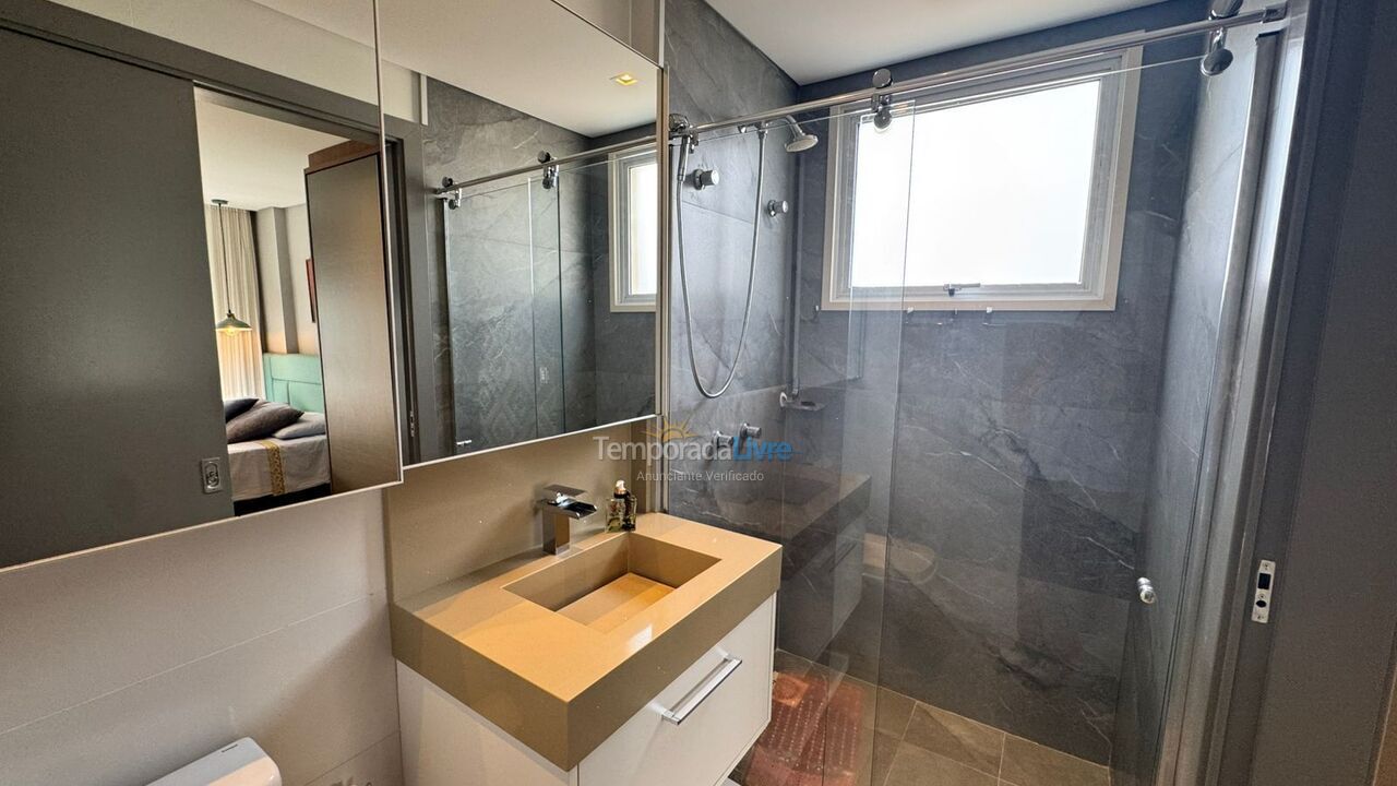 Apartamento para alquiler de vacaciones em Governador Celso Ramos (Praia de Palmas)