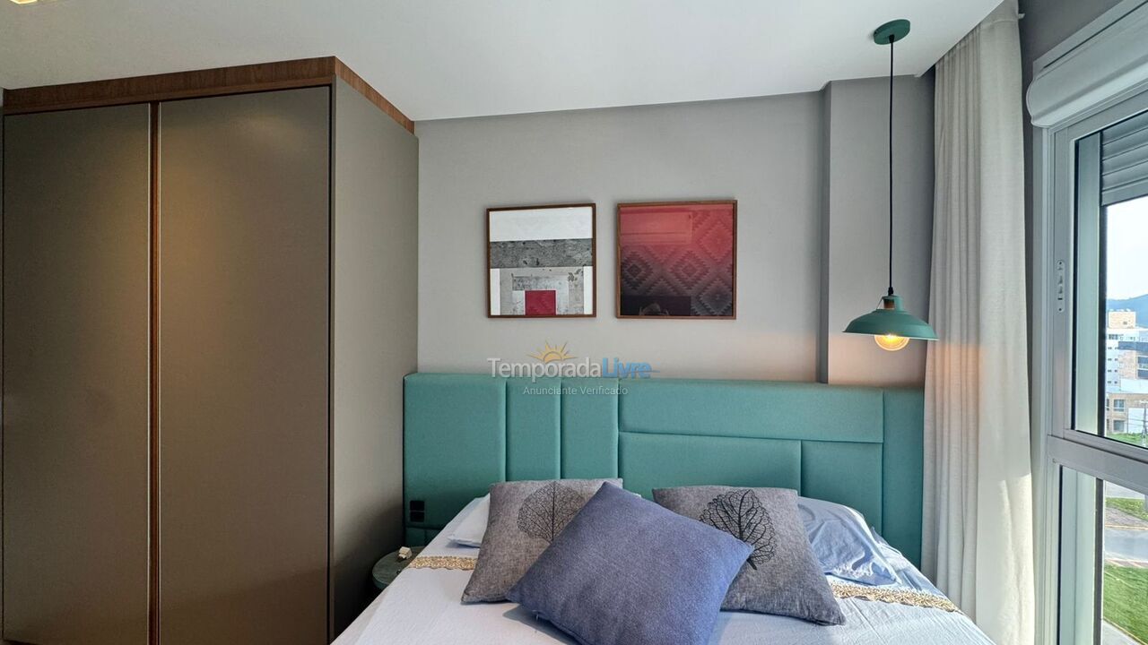 Apartamento para alquiler de vacaciones em Governador Celso Ramos (Praia de Palmas)