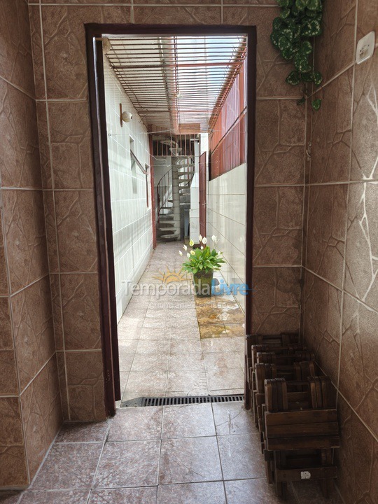 Casa para aluguel de temporada em Praia Grande (Praia do Caiçara)