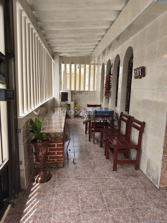 Casa para aluguel de temporada em Praia Grande (Praia do Caiçara)