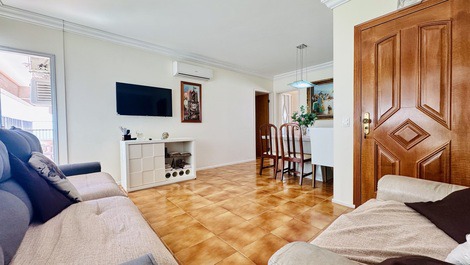 30 Metros da Praia - 3 Quartos, Ar Condicionado, Wi-Fi, 2 Vagas, Lazer