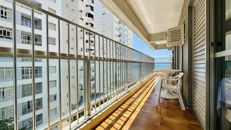 30 Metros da Praia - 3 Quartos, Ar Condicionado, Wi-Fi, 2 Vagas, Lazer