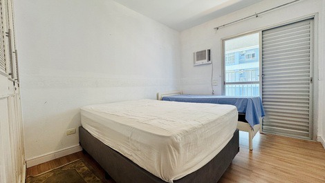 30 Metros da Praia - 3 Quartos, Ar Condicionado, Wi-Fi, 2 Vagas, Lazer