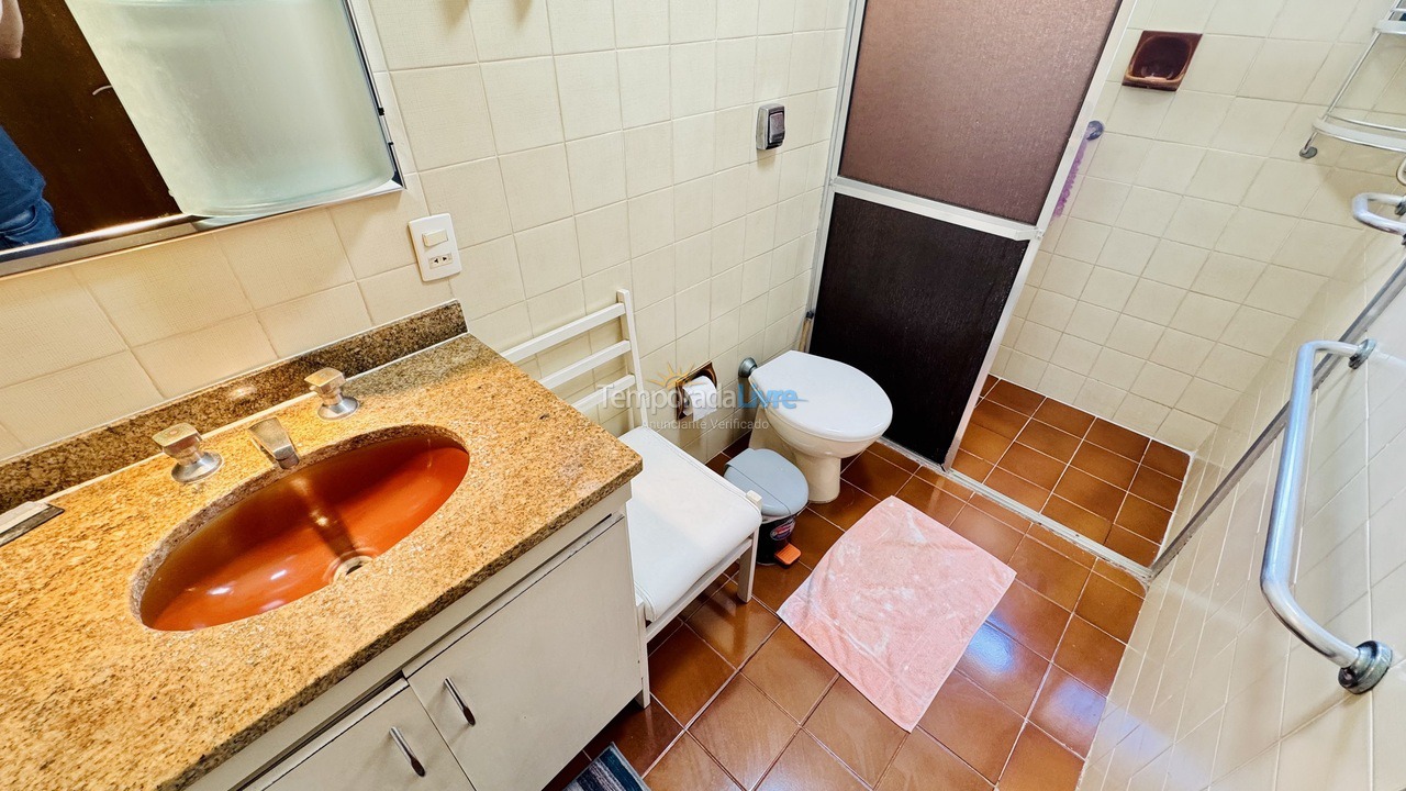 Apartamento para aluguel de temporada em Guarujá (Pitangueiras)