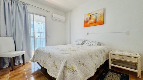 30 Metros da Praia - 3 Quartos, Ar Condicionado, Wi-Fi, 2 Vagas, Lazer