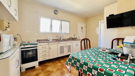 30 Metros da Praia - 3 Quartos, Ar Condicionado, Wi-Fi, 2 Vagas, Lazer