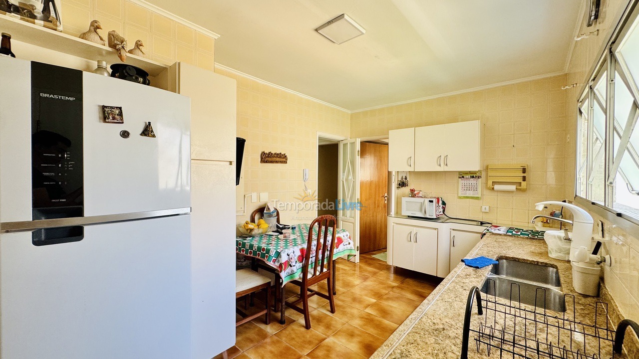 Apartamento para aluguel de temporada em Guarujá (Pitangueiras)