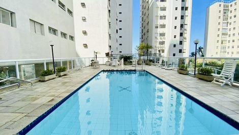 30 Metros da Praia - 3 Quartos, Ar Condicionado, Wi-Fi, 2 Vagas, Lazer