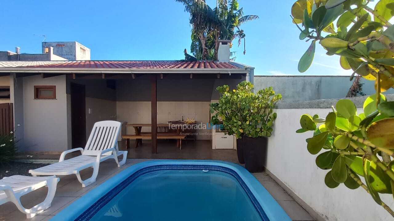 Casa para aluguel de temporada em Bombinhas (Mariscal)